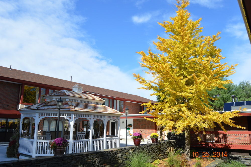 The Inn At Crumpin-Fox Bernardston Exterior foto